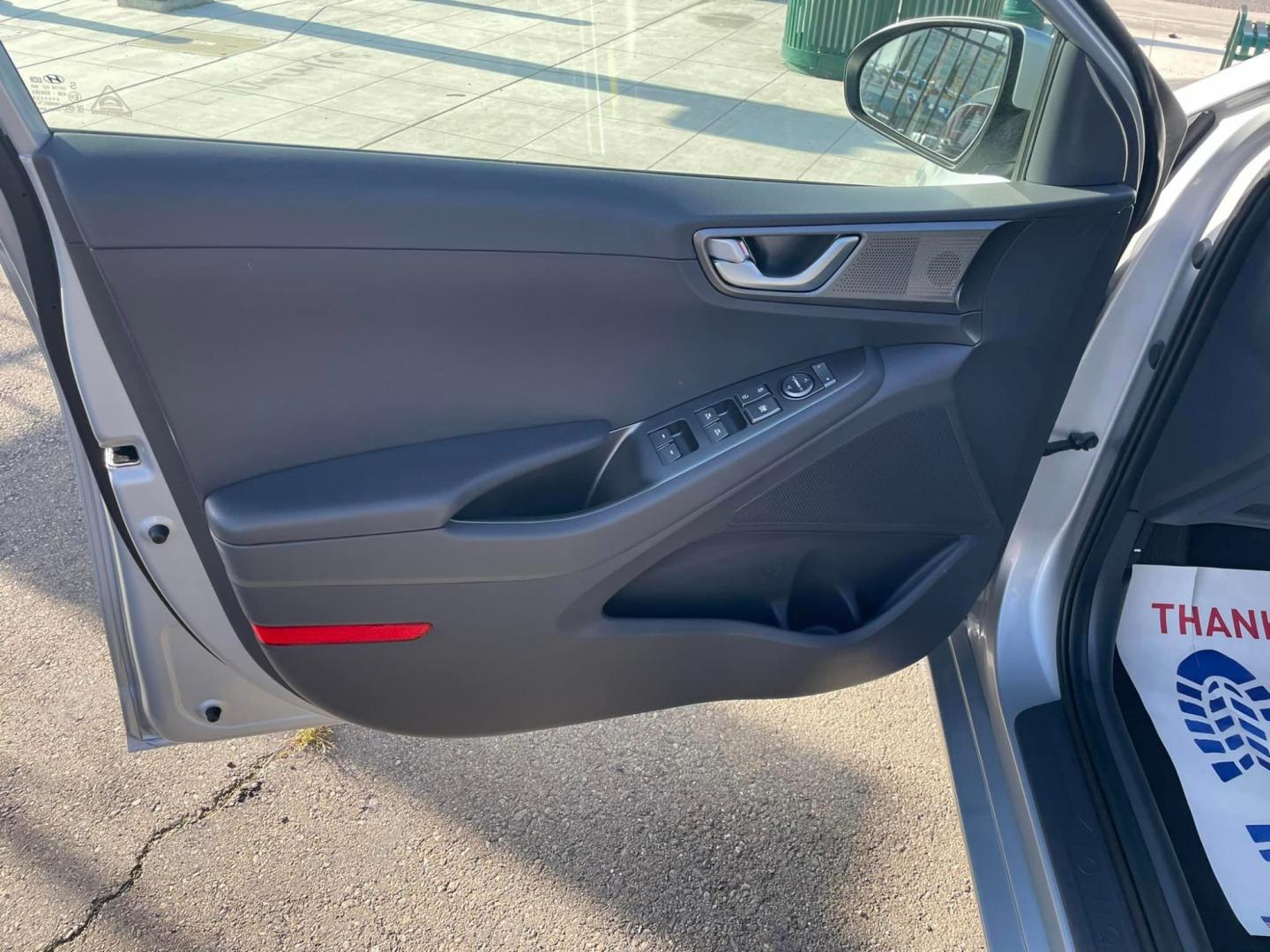 2020 SILVER /GRAY Hyundai Ioniq Plug-In Hybrid (KMHC75LD7LU) , located at 744 E Miner Ave, Stockton, CA, 95202, (209) 944-5770, 37.956863, -121.282082 - Photo#5